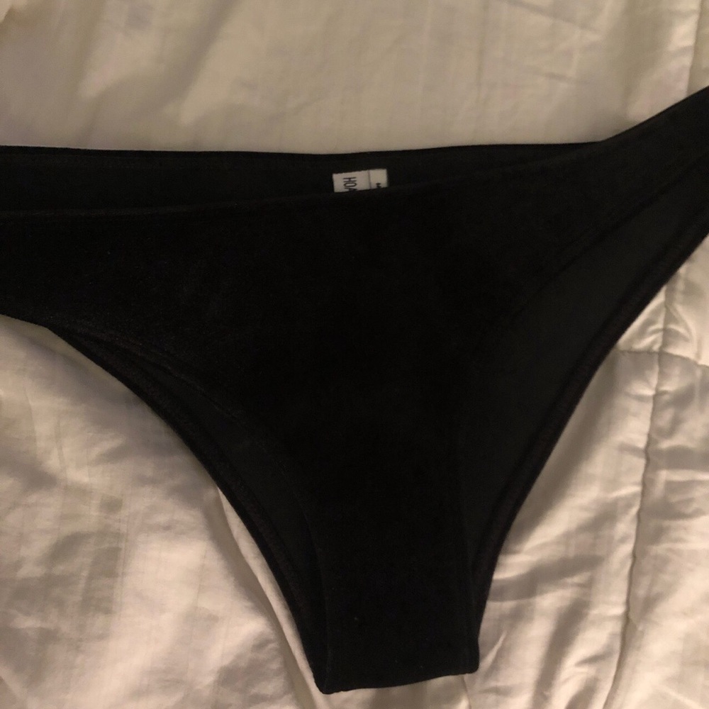 Hoaka “danae black velvet” cheeky bottoms